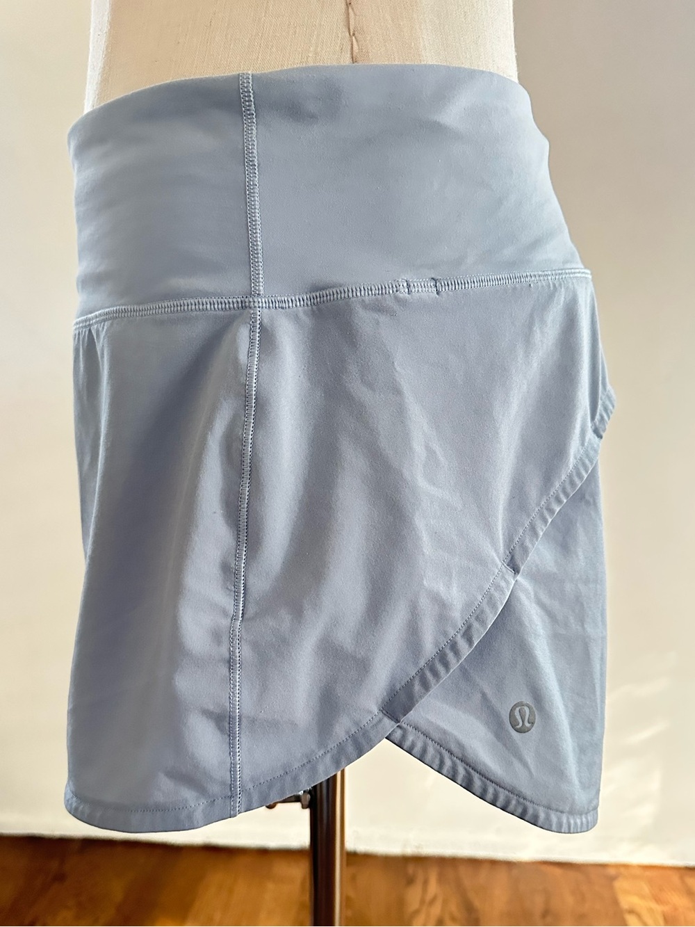 Lululemon Light Blue Athletic Shorts Skort Zip Pocket Size 12 - Picture 3 of 7